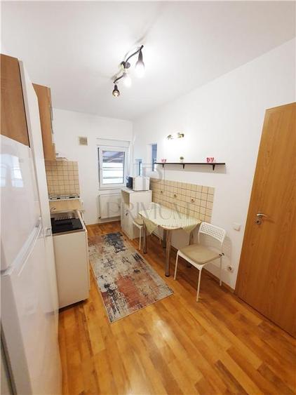Apartament cu 4 camere decomandat, mobilat în Circumvalațiunii