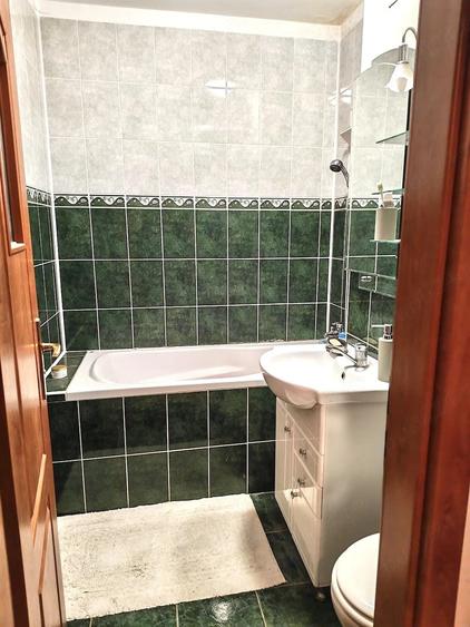 Apartament cu 3 camere decomandat în Rahova