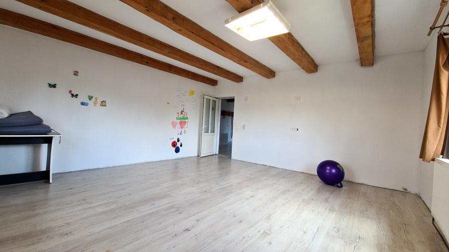 Casă individuală cu 3 camere cu Teren 2312 Mp în Podu Oltului