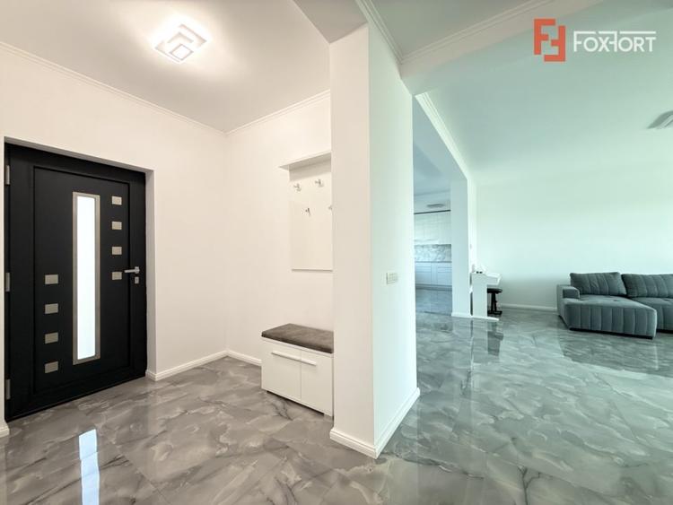 Casă individuală cu 5 camere cu Teren 1033 Mp în Săcălaz