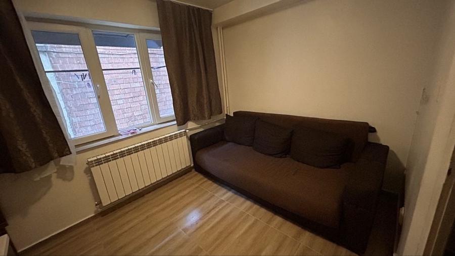 Persoana Fizica ofer spre inchiriera garaoniera situata in zona Podu Ros, utilata complet - 2
