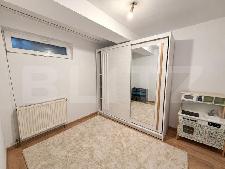 Apartament cu 3 camere decomandat, mobilat în Vișani