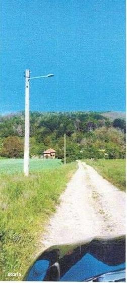 Casă cu 2 camere cu Teren 1546 Mp în Mălureni