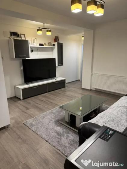 Apartament cu 3 camere decomandat în Valea Rosie
