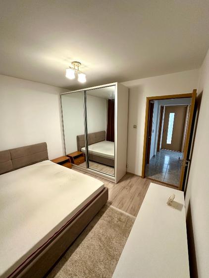 Apartament cu 3 camere decomandat în 1 Mai
