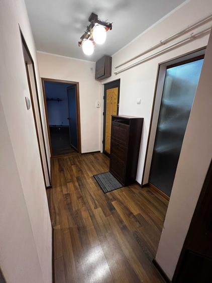 Apartament cu 3 camere decomandat în Exterior Vest