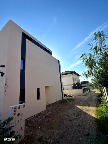 Casă cu 4 camere cu Teren 400 Mp în Lujerului
