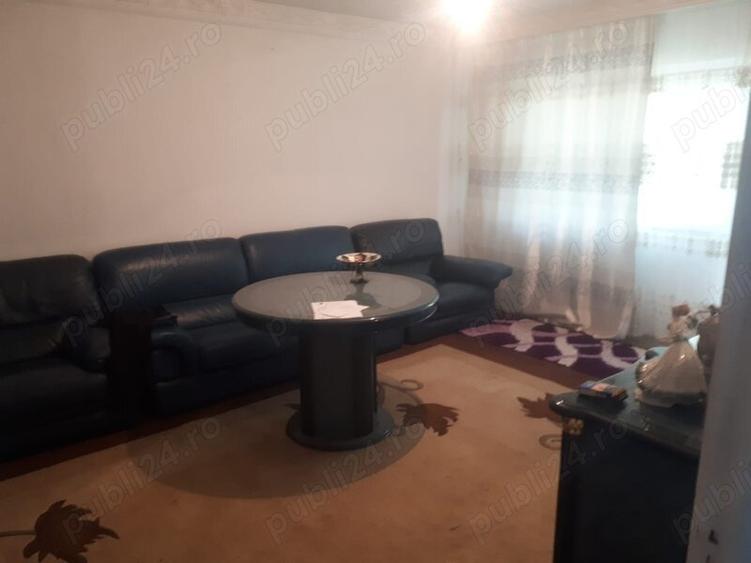 Apartament cu 4 camere decomandat în Baicului