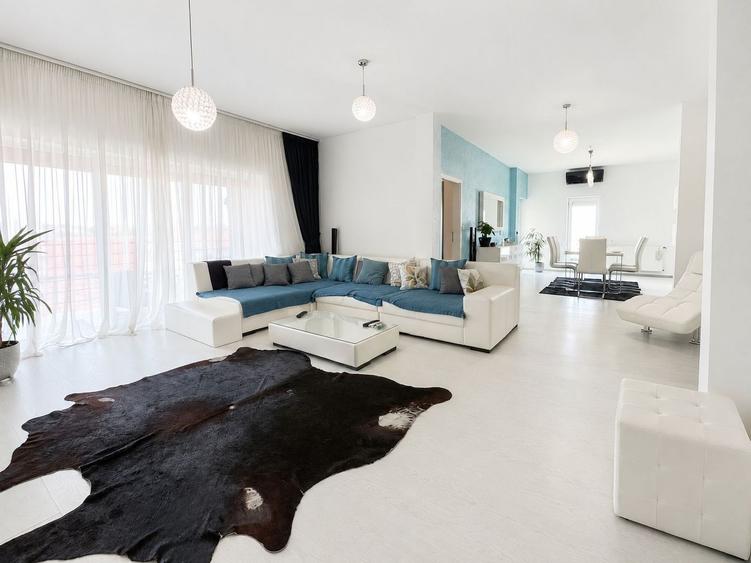 Apartament cu 3 camere decomandat, mobilat în Lipovei
