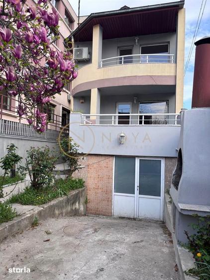 Casă cu 7 camere cu Teren 204 Mp în Grivița