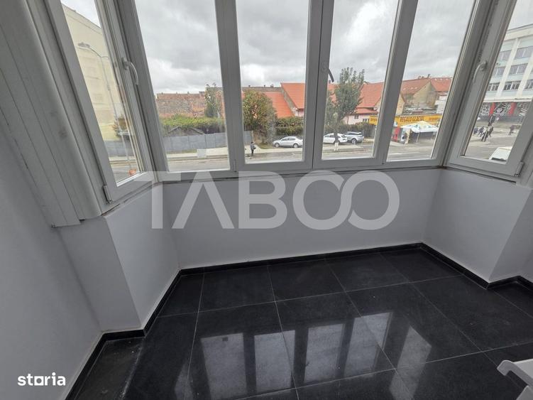 Apartament cu 3 camere semidecomandat în Central