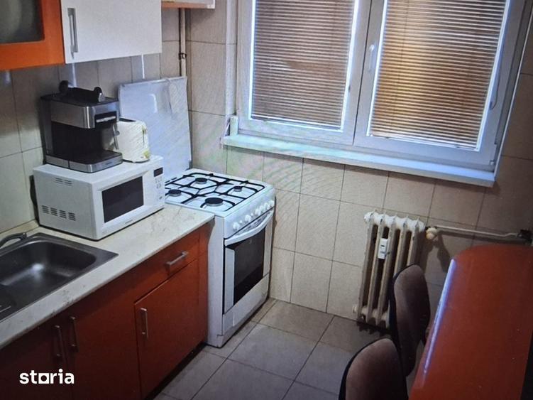 Apartament cu 2 camere decomandat în Tei