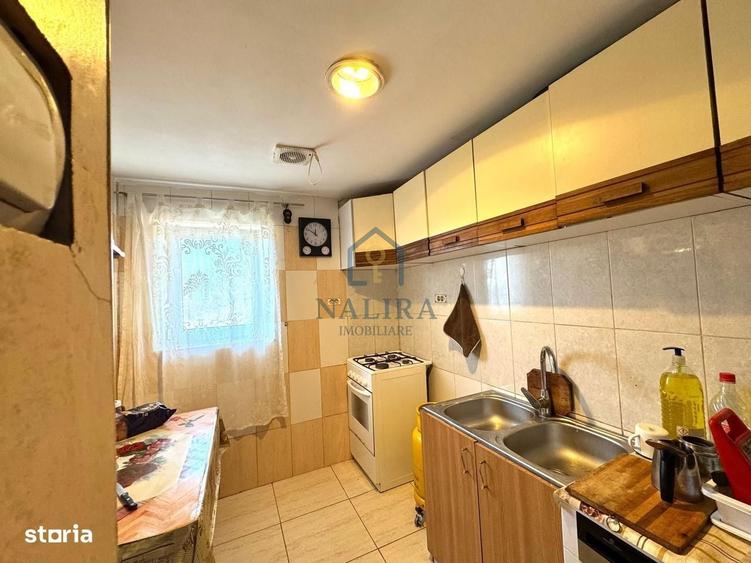 Casă cu 3 camere decomandat în Șurdești