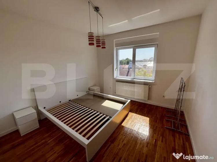 Apartament cu 4 camere decomandat în Central