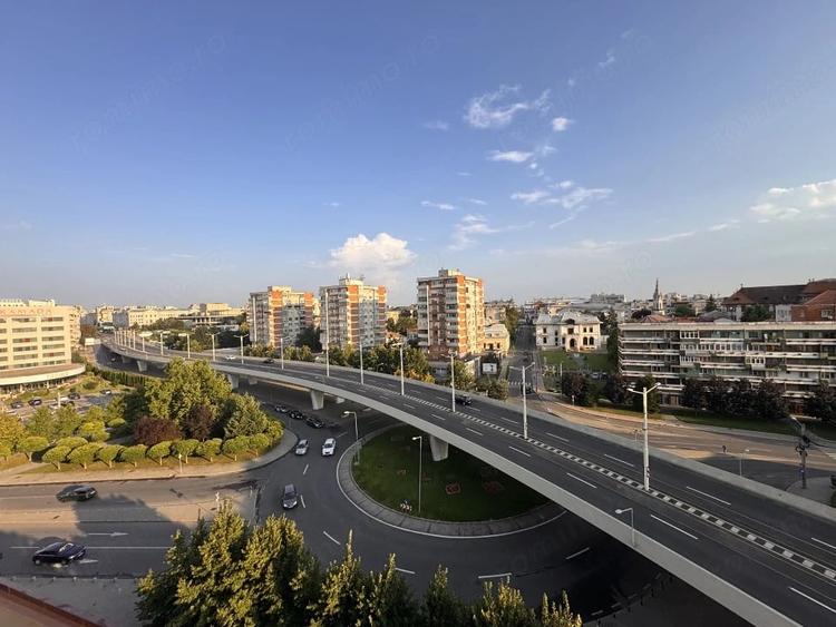 Apartament cu 4 camere decomandat în Titulescu