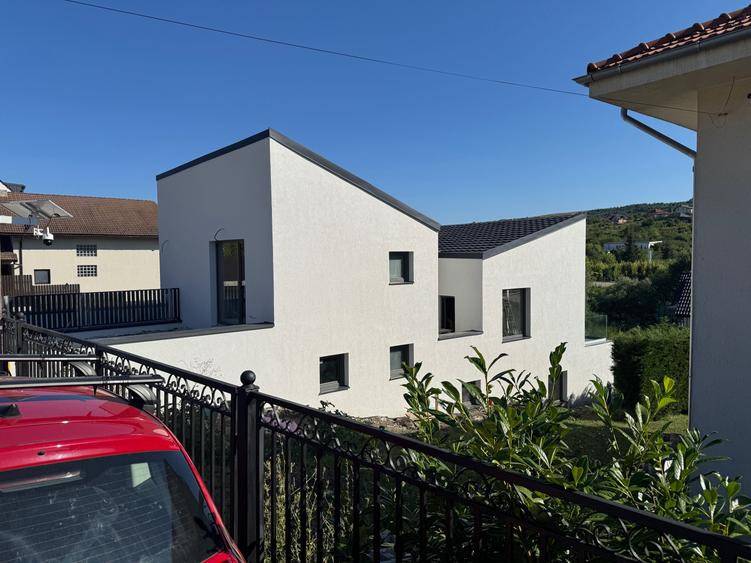 Casă cu 4 camere cu Teren 500 Mp în Chinteni