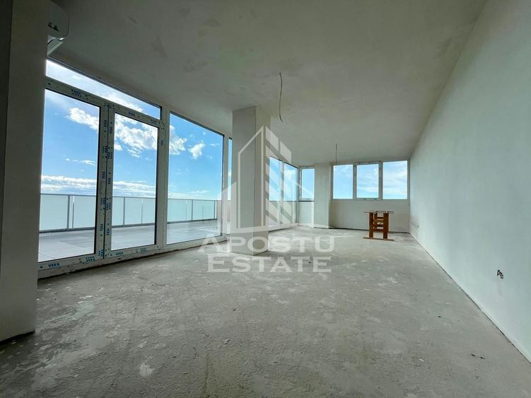 Apartament cu 3 camere semidecomandat în Torontalului