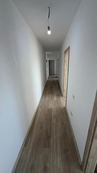 Apartament cu 3 camere decomandat în 1 Decembrie
