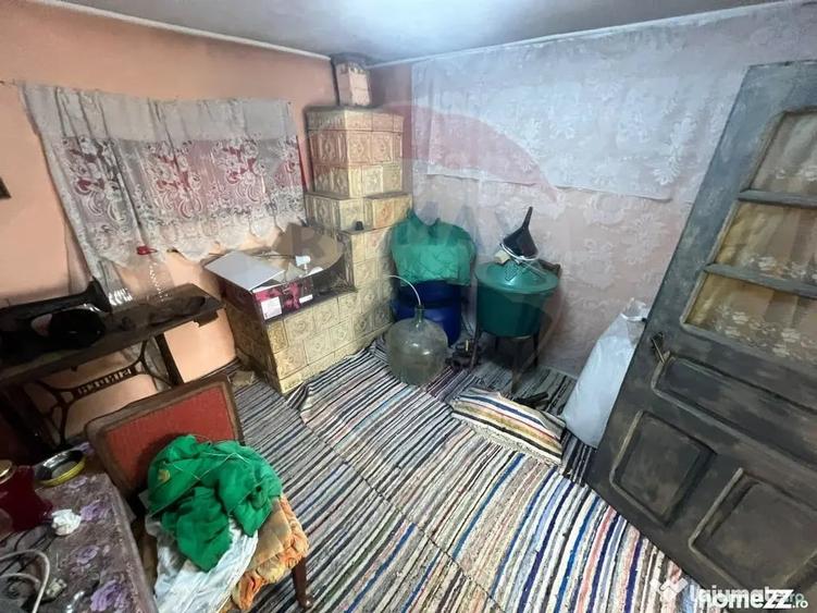 Casă cu 4 camere cu Teren 2366 Mp în Căiata