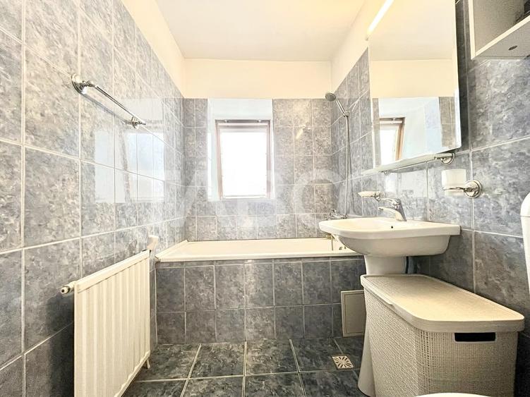 Apartament cu 3 camere semidecomandat, mobilat în Gheorgheni