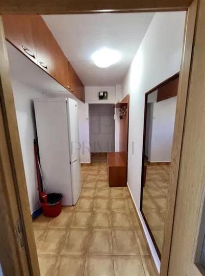 Apartament cu 2 camere semidecomandat, mobilat în Olimpia-Stadion