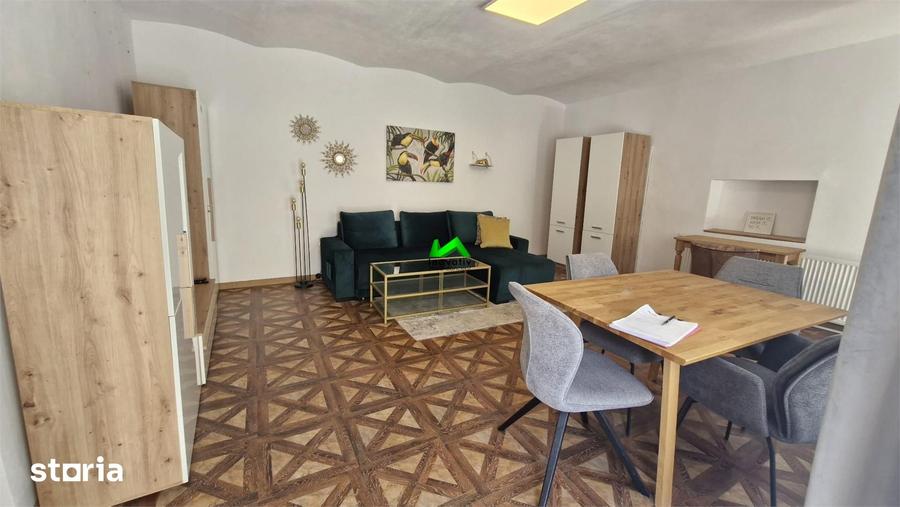 Apartament cu 2 camere decomandat în Central