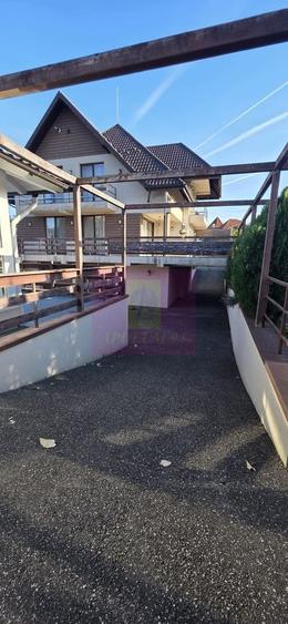 Casă individuală cu 5 camere cu Canalizare în Voila