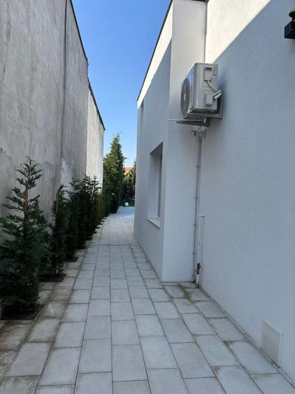 Casă individuală cu 4 camere decomandat cu Canalizare în Lunei
