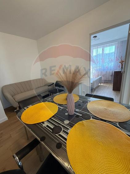 Apartament cu 3 camere decomandat în Central