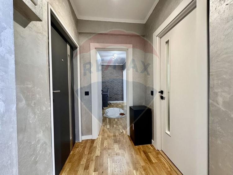 Apartament cu 2 camere decomandat, mobilat în Ultracentral