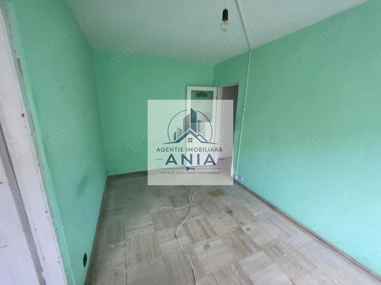 Apartament cu 3 camere semidecomandat în Neptun
