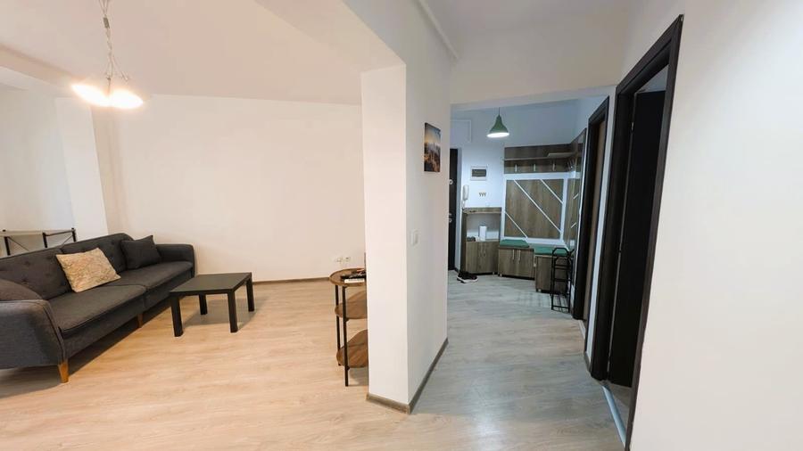 Apartament cu 3 camere decomandat, mobilat în Nicolina