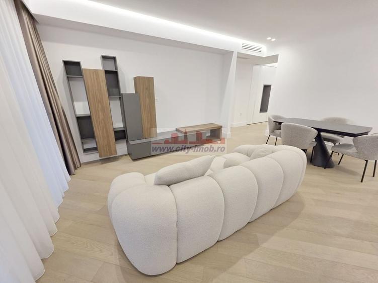 Apartament cu 3 camere decomandat în Băneasa