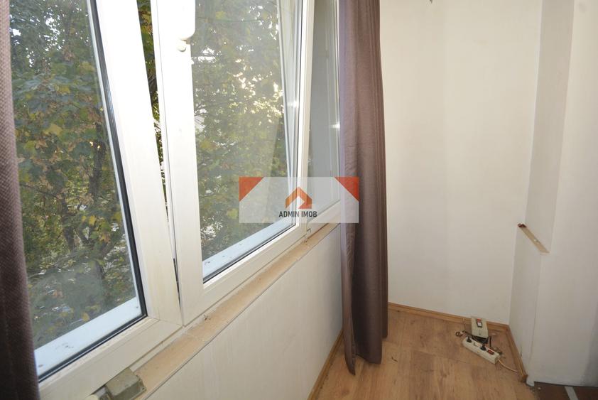 Apartament cu 3 camere decomandat în Giurgiului