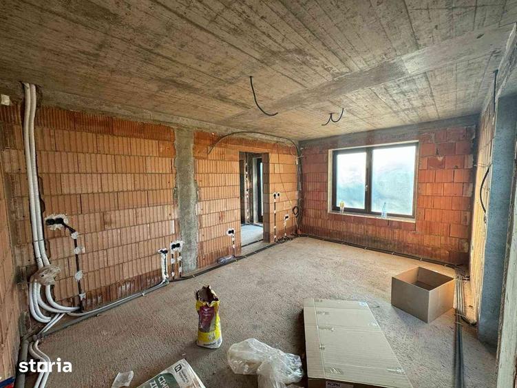 Casă cu 4 camere cu Teren 533 Mp în Central