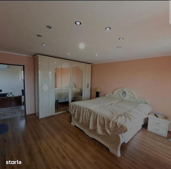 Casă cu 4 camere cu Teren 960 Mp în Câmpineanca