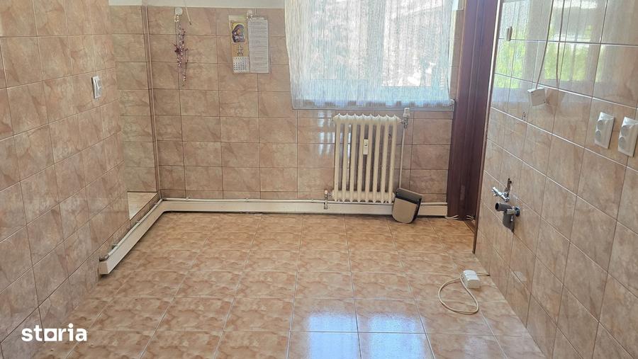 Vand apartament 3 camere dec. GARAJ, Boxa,Deva, Micul Dalas, etaj 2 - 12