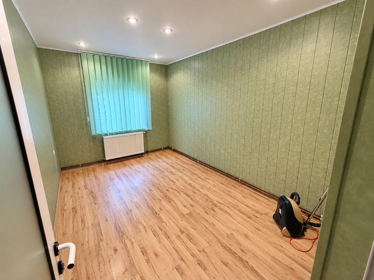 Casă individuală cu 3 camere cu Canalizare în Central