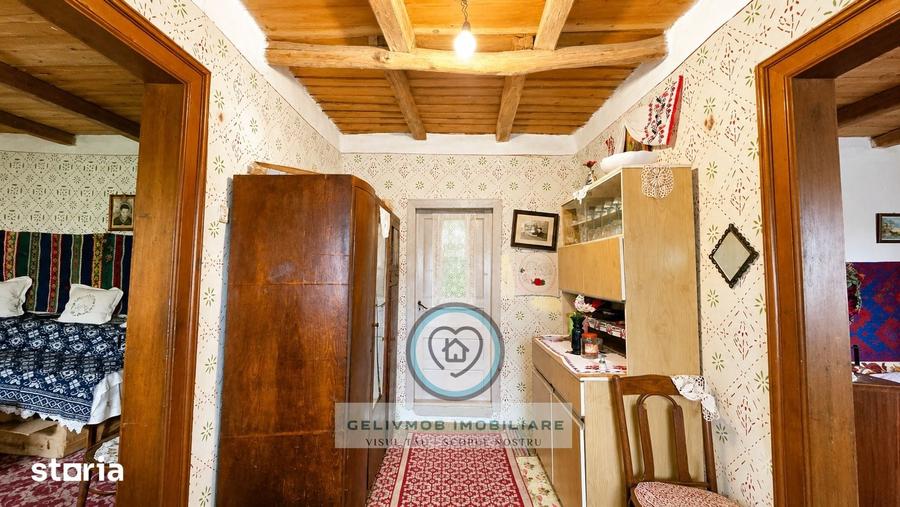 Casă cu 4 camere cu Teren 330 Mp în Malamuc