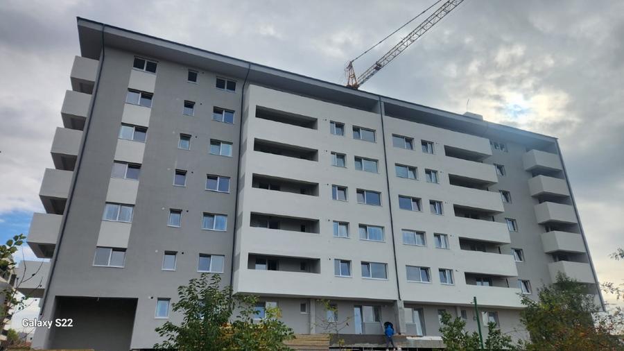 Apartament cu 3 camere decomandat în Berceni