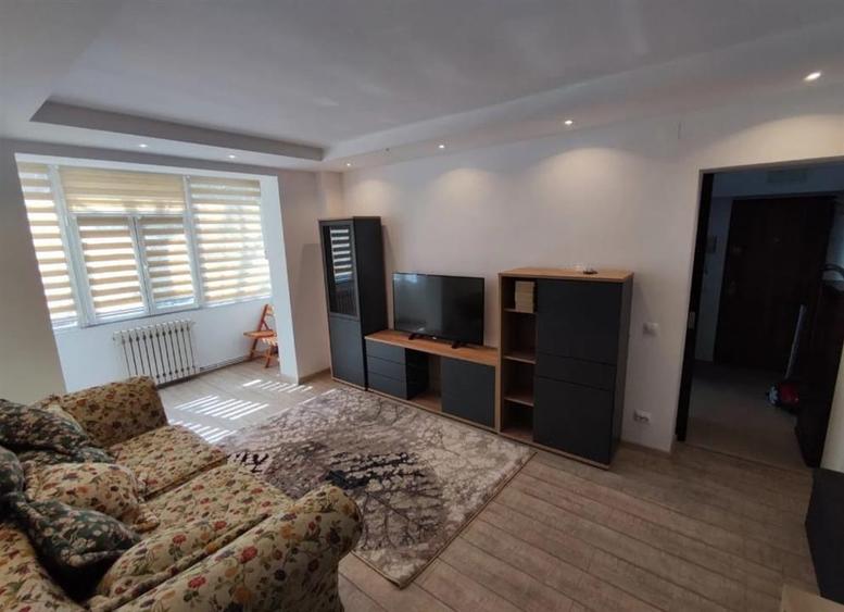 Apartament cu 2 camere semidecomandat, mobilat în Tătărași