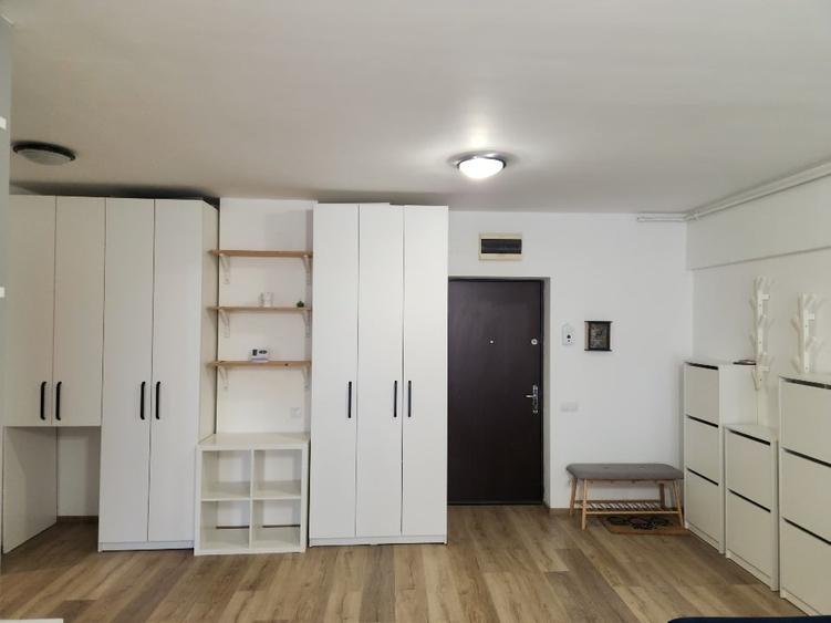 Apartament cu 2 camere semidecomandat, mobilat în Ostratu