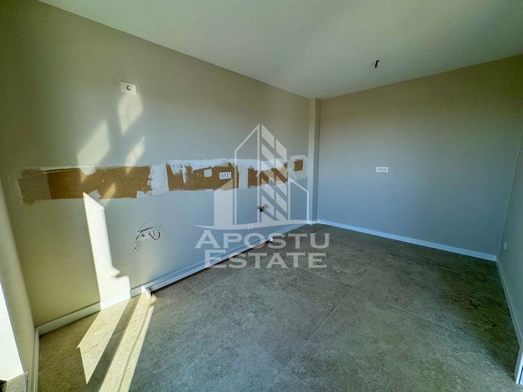 Apartament cu 3 camere decomandat în Torontalului