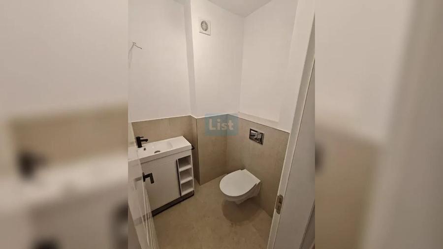 Apartament cu 3 camere semidecomandat, mobilat în Florești