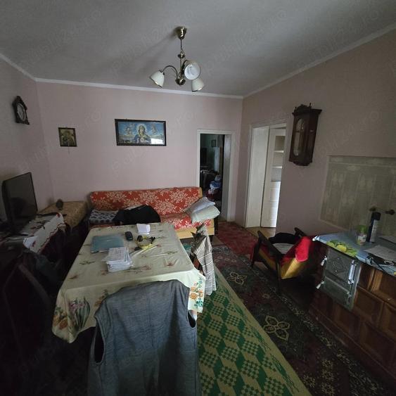 Casă cu 3 camere cu Teren 250 Mp în Central