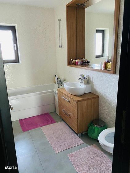 Casă cu 4 camere cu Teren 450 Mp în Ștefănești