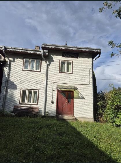 Casă cu 3 camere cu Teren 2201 Mp în Central