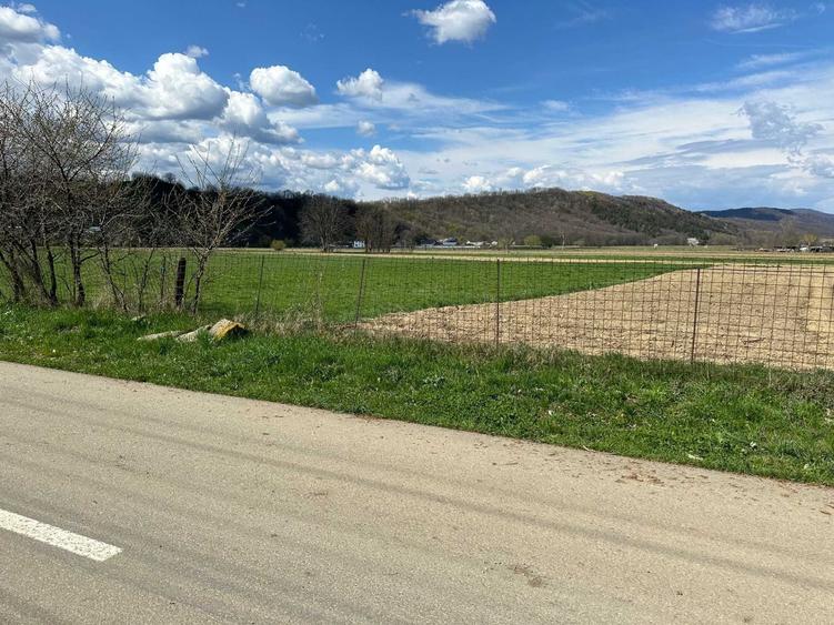 Casă cu 4 camere în Piatra Șoimului