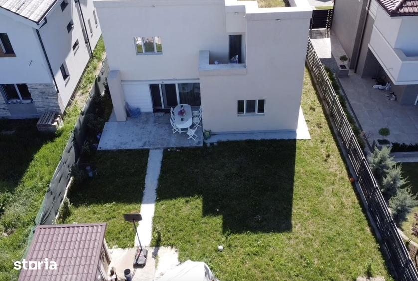 Casă cu 7 camere cu Teren 476 Mp în Corbeanca