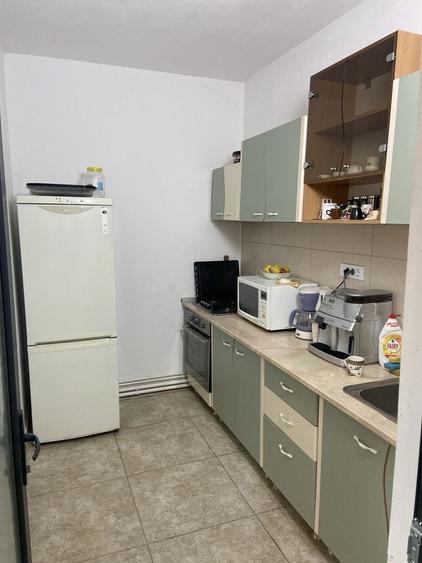 Spațiu comercial, de 710 mp, în Șerbănești